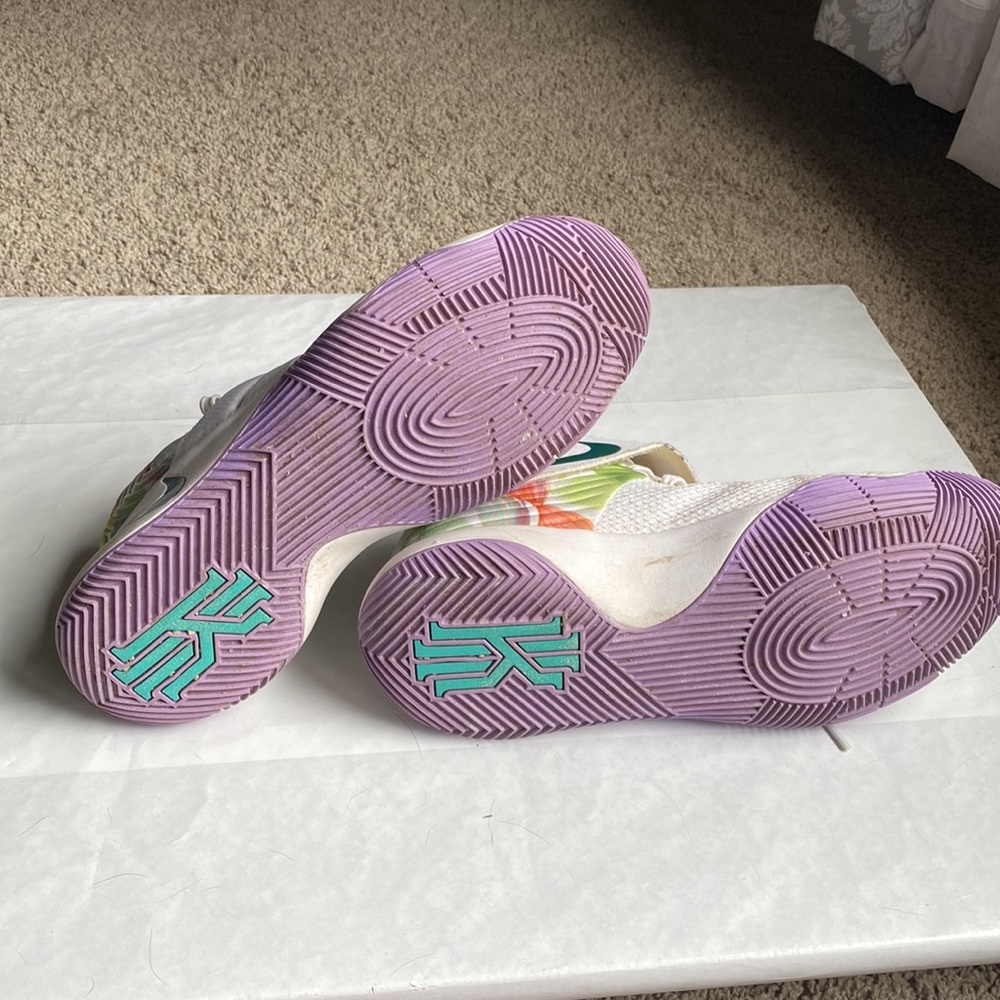 Nike 2016 Easter Collection. Kyrie 2 Hyper Dunk B… - image 7